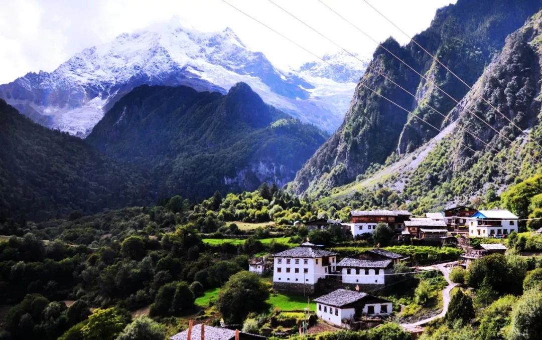 甘孜雪山遇难者的故事，中学体育老师的生命赞歌