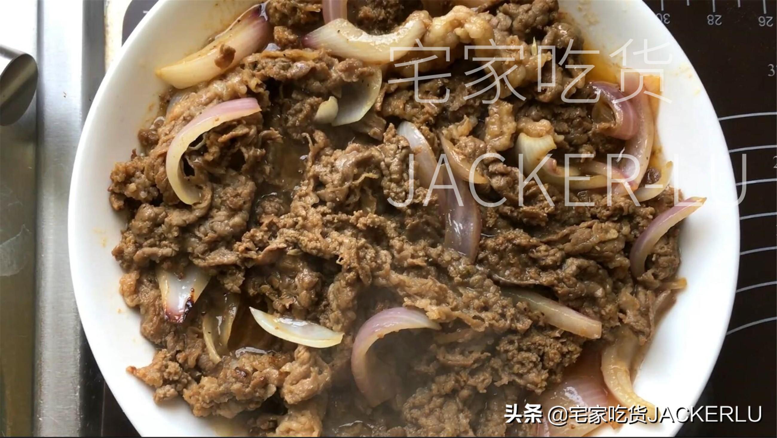 山姆超市牛肉片质量问题引发消费者关注，两层肉问题成焦点