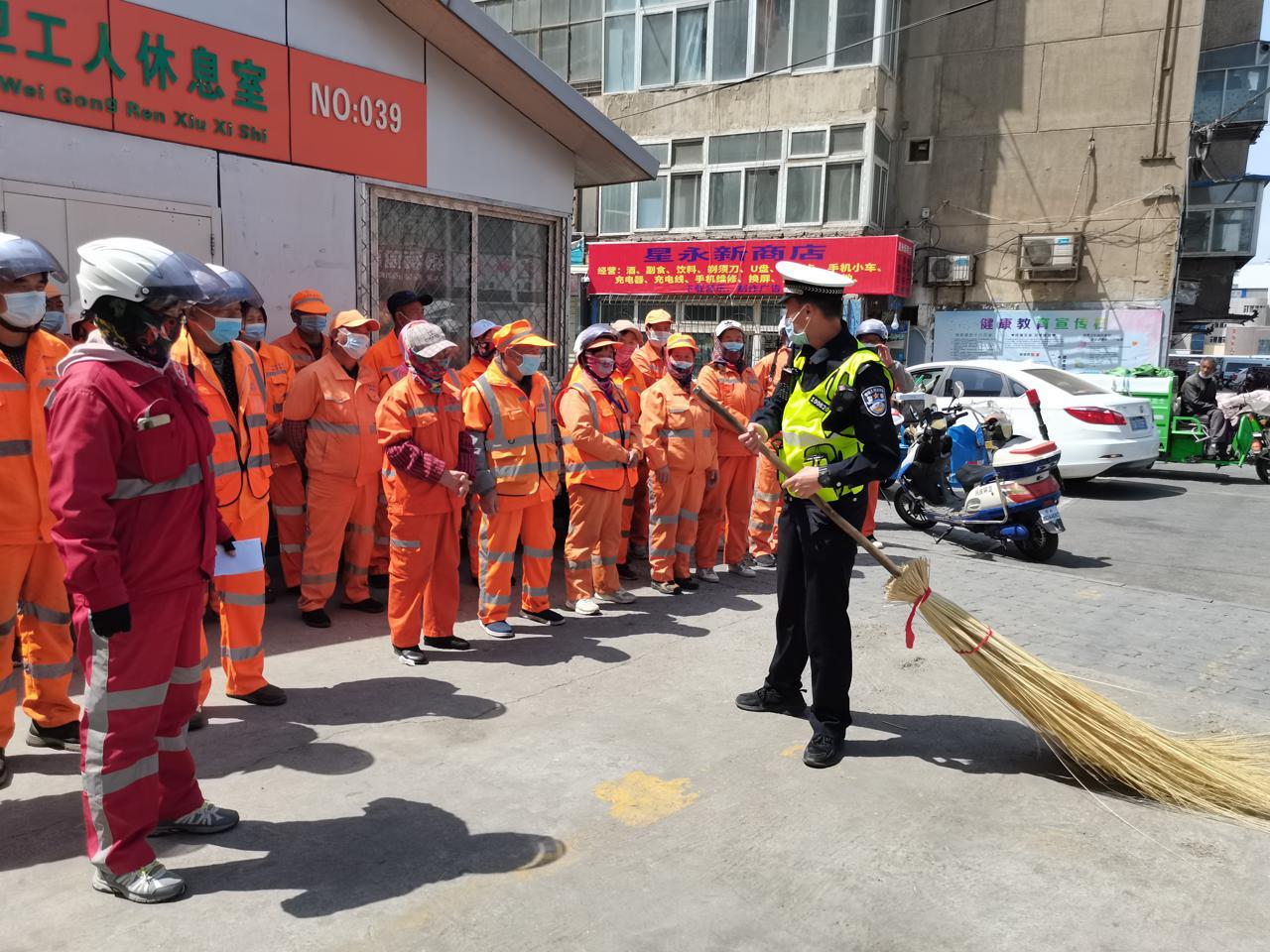 银川突发危机，市民驾车出城避险的有序应对