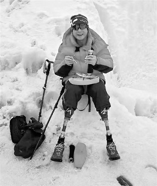 生命的顽强与社会关爱，登山失联男子面临截肢风险纪实