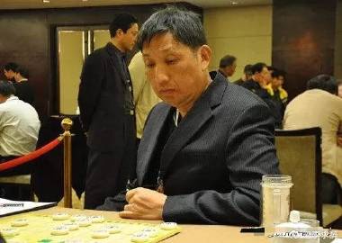 象棋录音门事件揭秘，赵鑫鑫等三人遭终身禁赛，警示体育界的深远影响