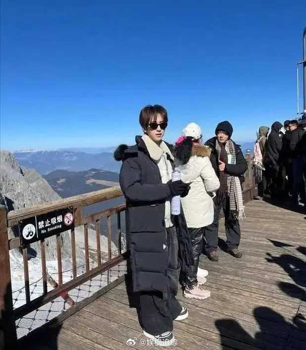 刘晓庆74岁勇攀玉龙雪山，不老之心征服高山